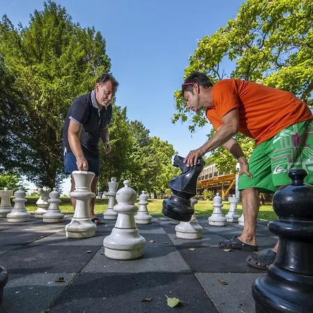 منتزه العطل Club